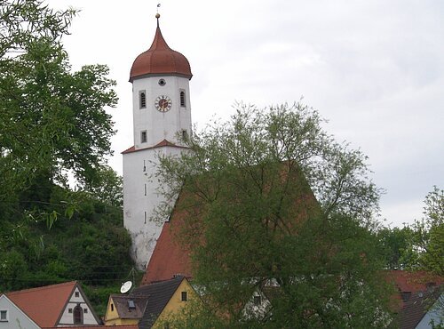Blick auf die Kirche St. Barbara