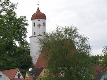 Blick auf die Kirche St. Barbara