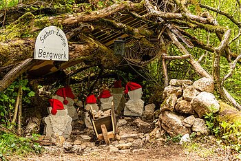 Märchenfiguren Zwerge im Bergwerk