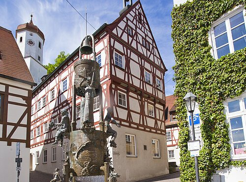 Rathaus mit Marktplatzbrunnen